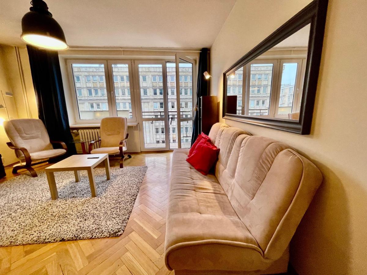 Apartment Raven Metro Fast Wifi 70'tv Netflix Hbomax Appletv