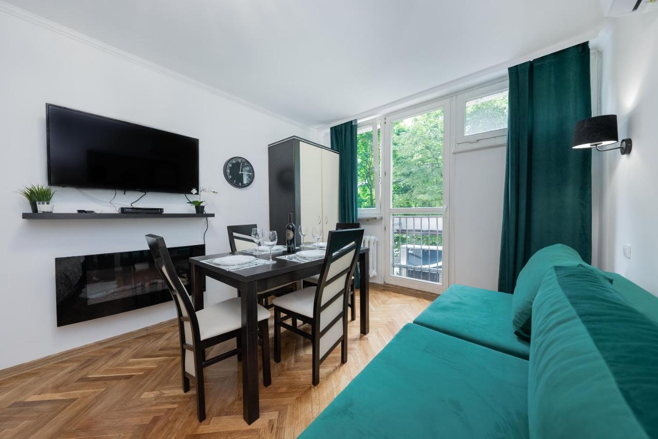 Apartment Unit By Metro Rondo Onz Short Rent Idealne Na W Warszawie Warsaw