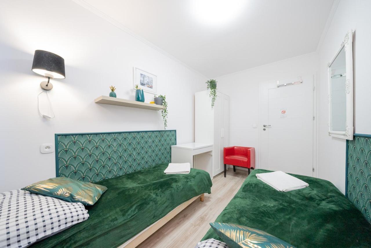 Apartament Unitapartaments Short Rent In By Metro Station Rondo Onz With 3bedrooms 23 Warszawa