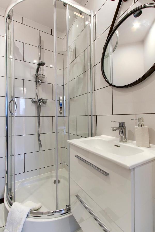 Apartament Unitapartaments Short Rent In By Metro Station Rondo Onz With 3bedrooms 23