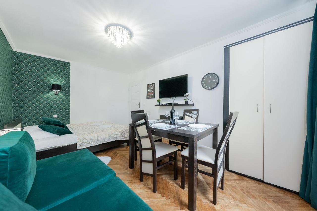 Unitapartaments Short Rent In By Metro Station Rondo Onz With 3bedrooms 23 Apartament Warszawa