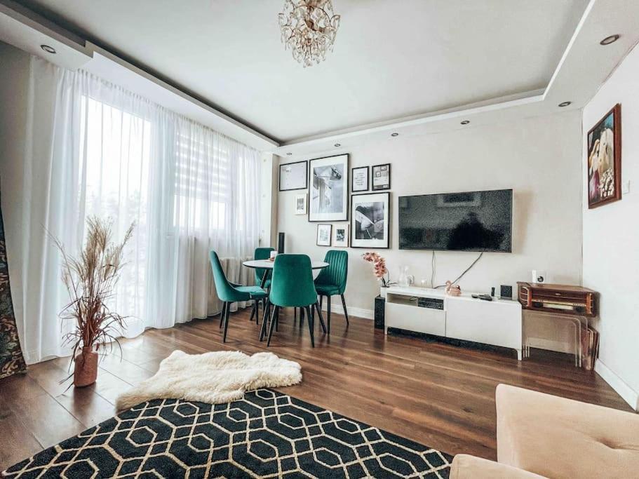 Apartment Light In The Heart Of Praga, Warsaw
