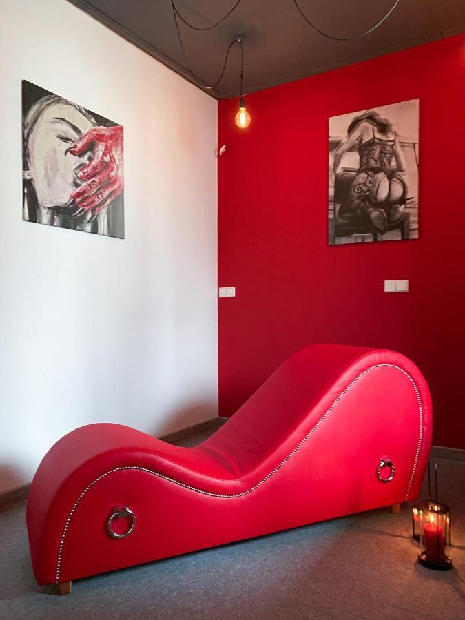 Love In The Heart Of Apartamento *