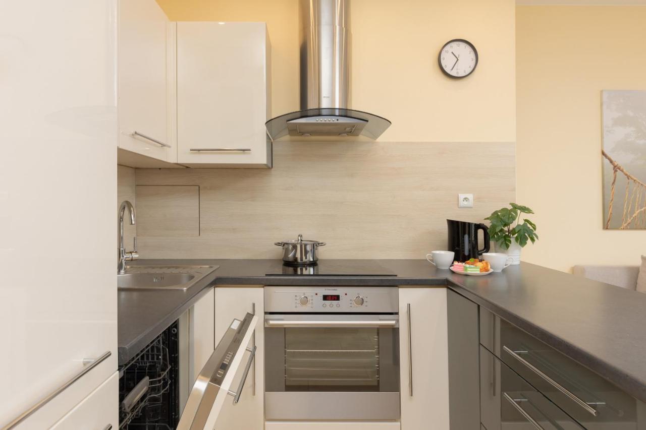 Apartment Praga Family With Parking By Renters *