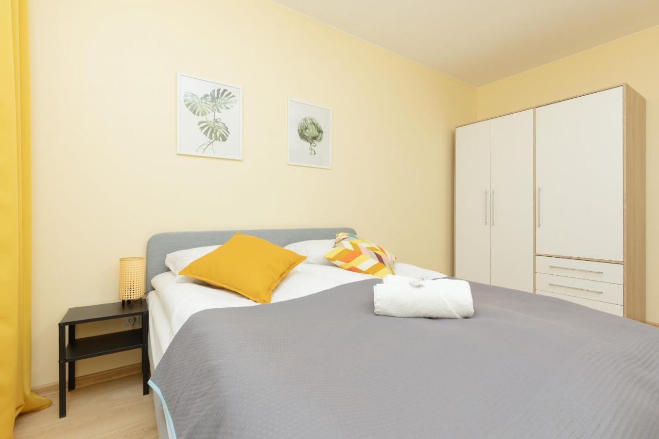 Apartment Praga Family With Parking By Renters Warsaw
