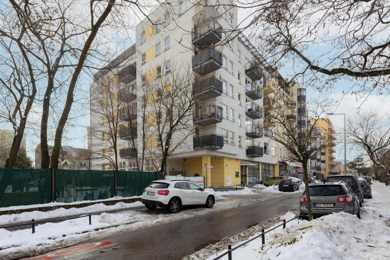Praga Family With Parking By Renters Apartment *