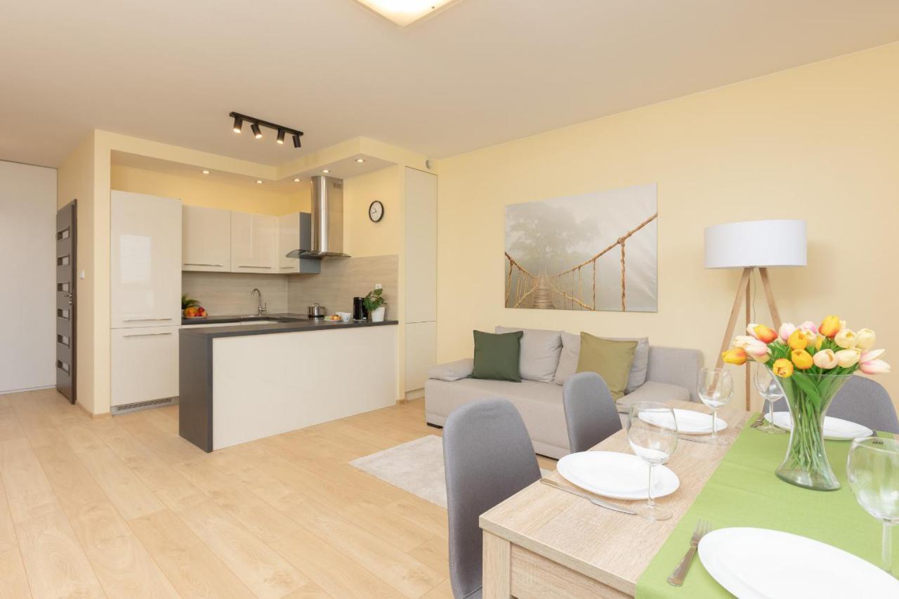 Praga Family With Parking By Renters