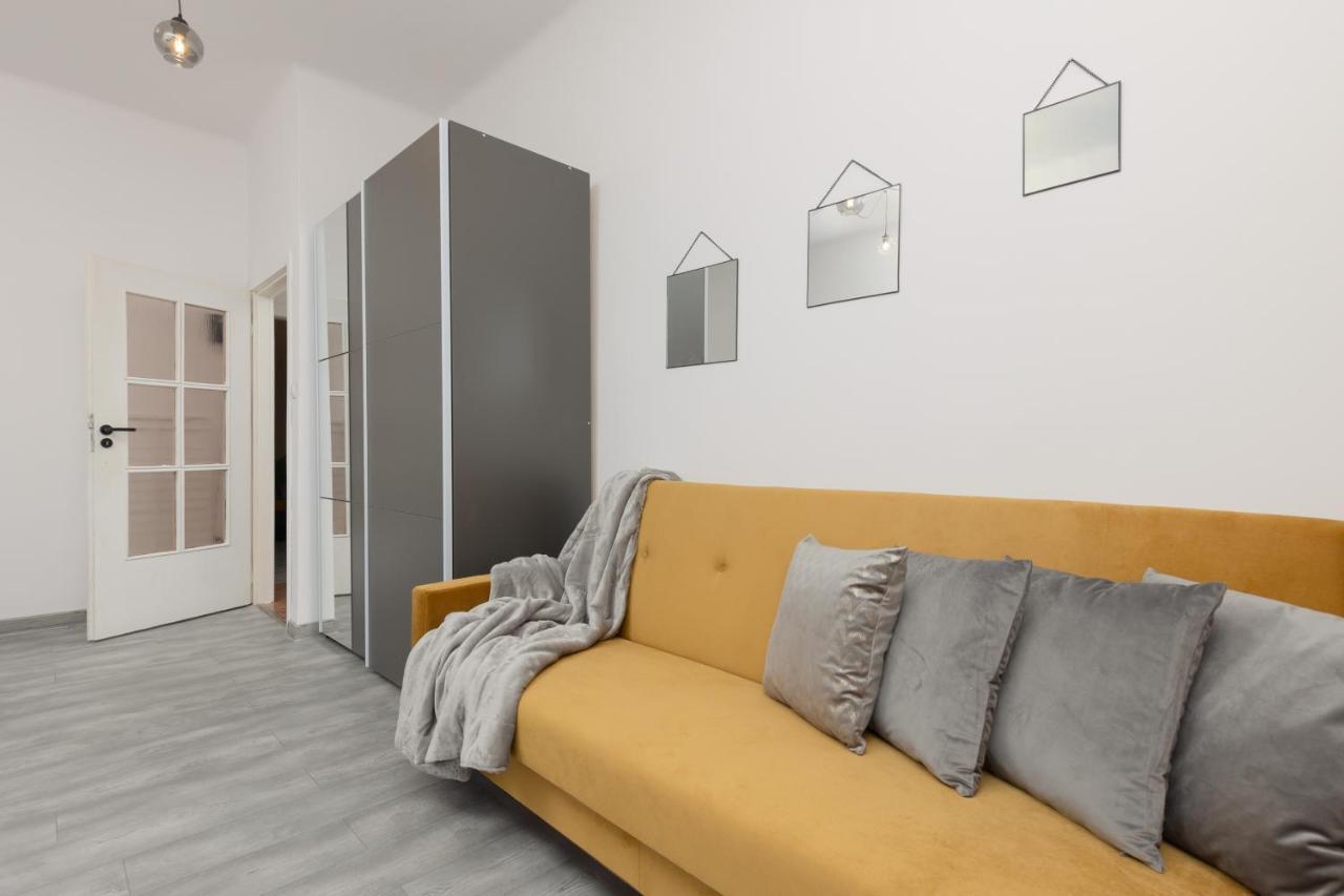 Metro Plac Wilsona Mickiewicza By Renters * Warsaw