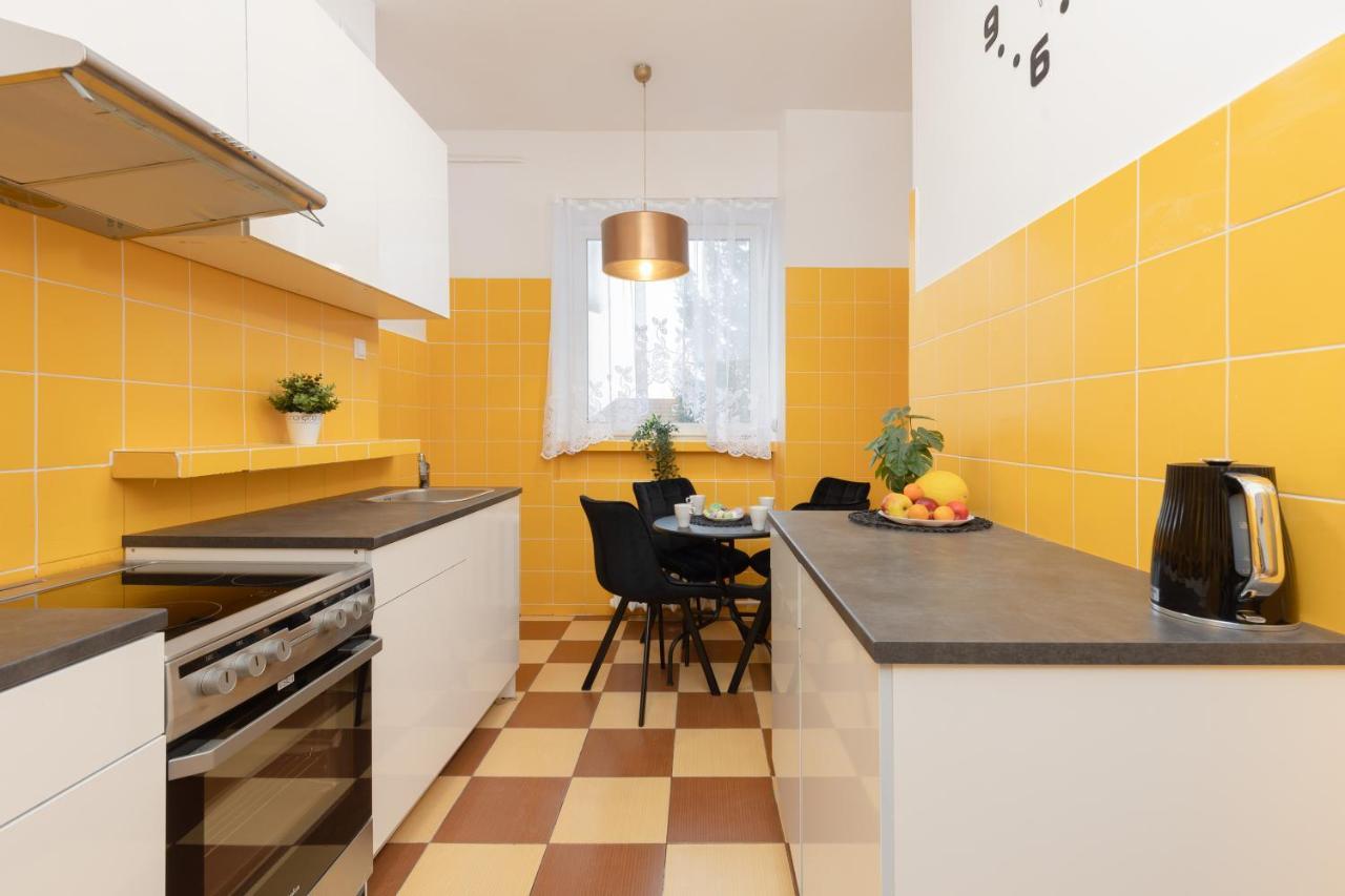 Metro Plac Wilsona Mickiewicza By Renters *