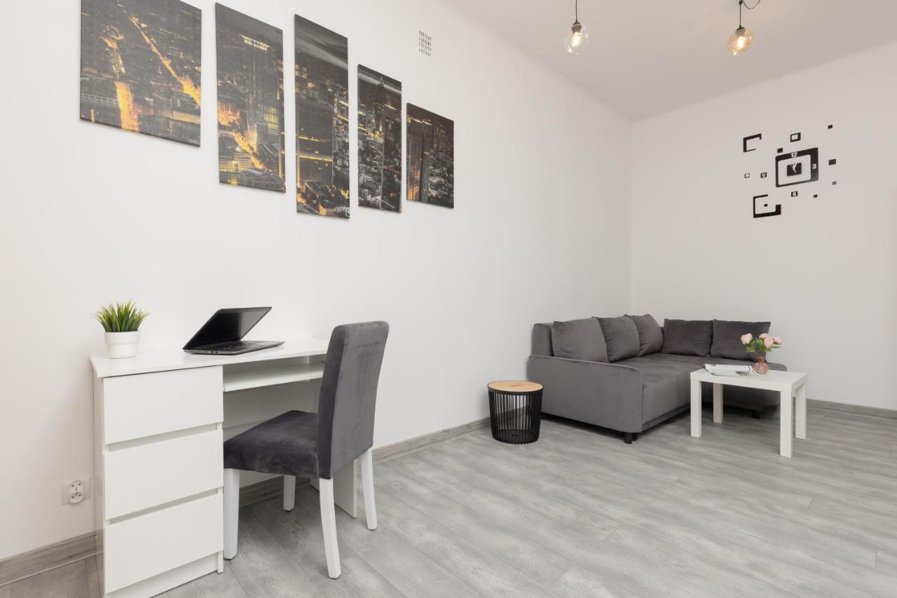Apartment Metro Plac Wilsona Mickiewicza By Renters *