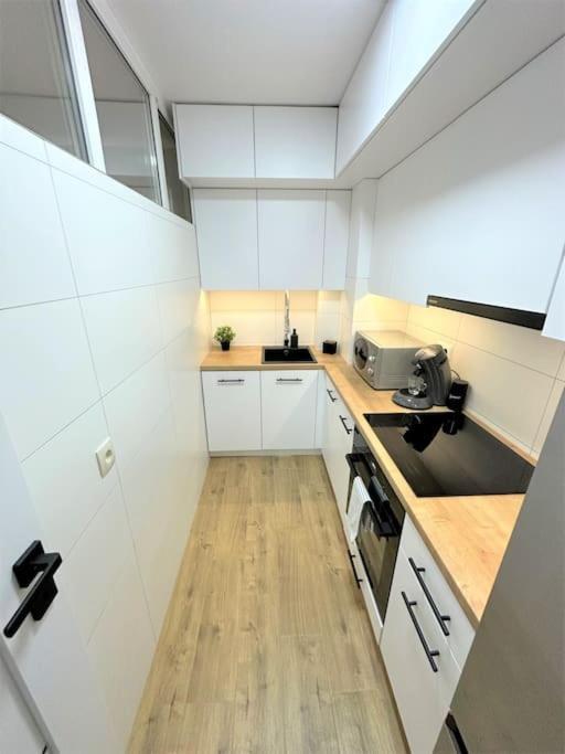 Exclusive 3br! In City Center +netflix! * Warsaw