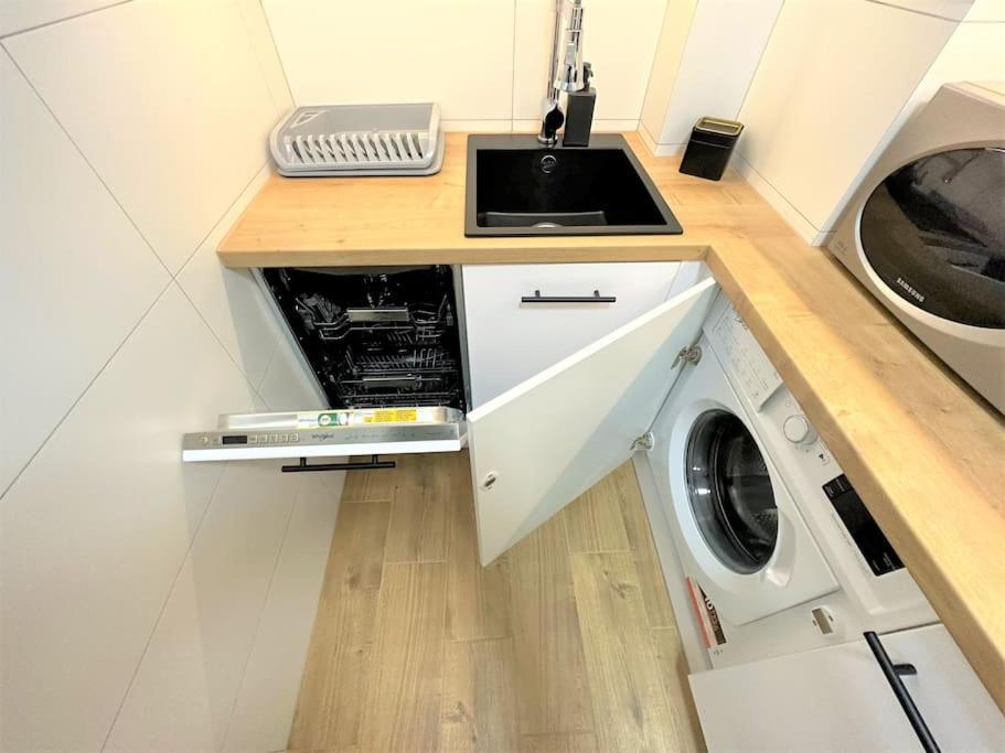 Apartment Exclusive 3br! In City Center +netflix!