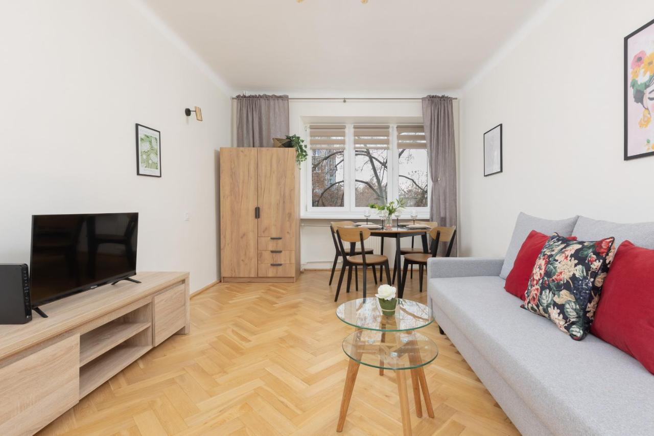 Biale Aleje Mokotow Metro By Renters Apartment *
