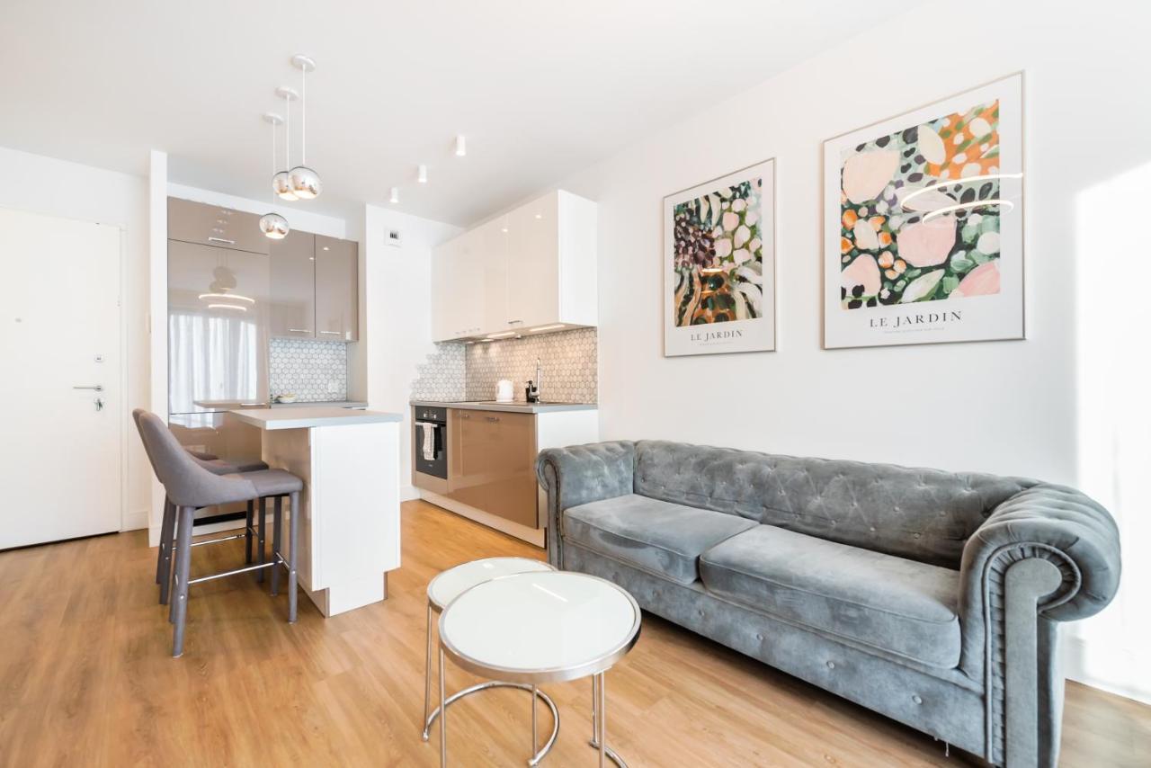 Wola Bloom Apartment *