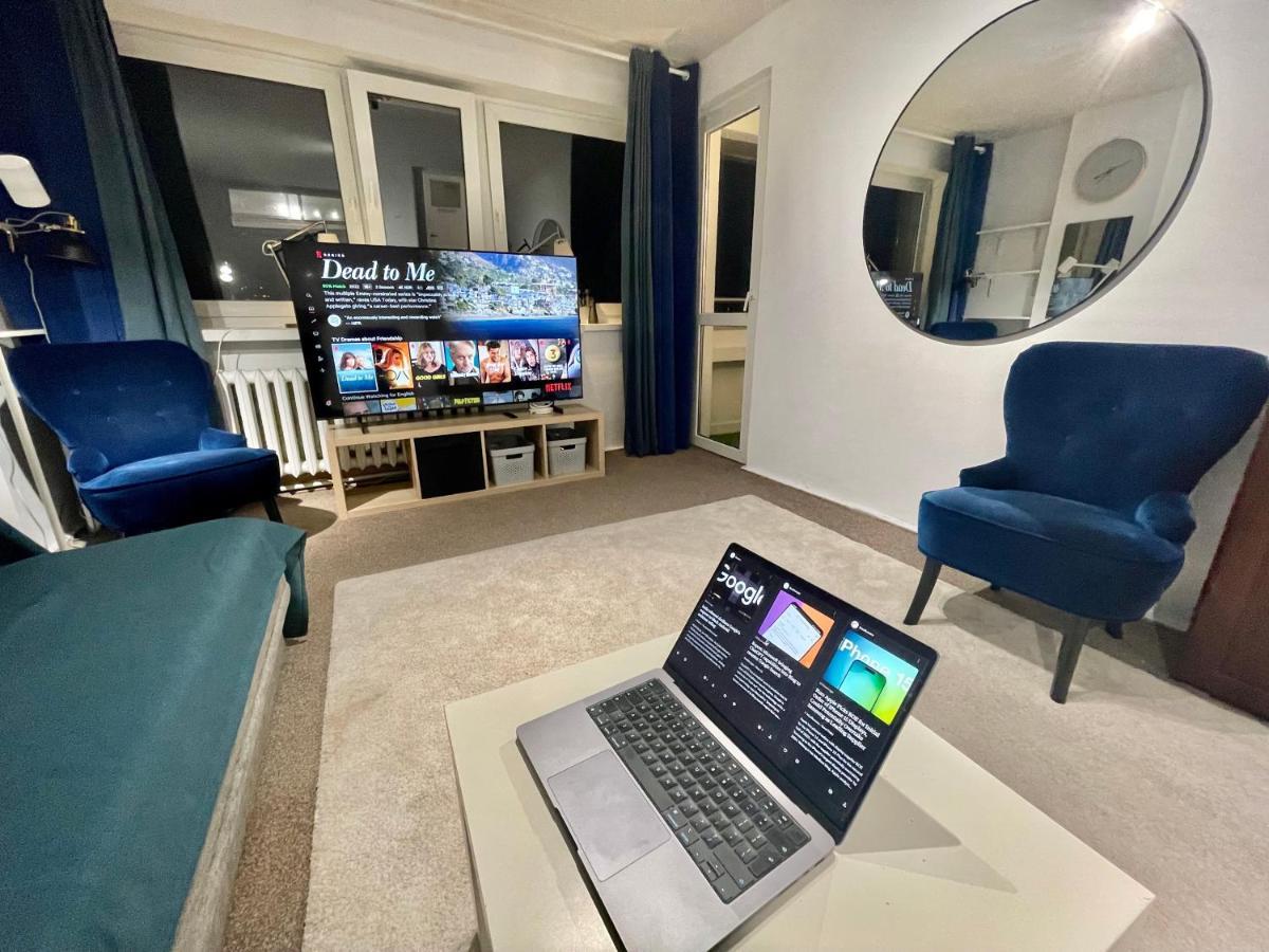 Apartament Blue 3 Metro Wifi 1 Gbs 75'tv Netflix Hbo Max Appletv Amazon