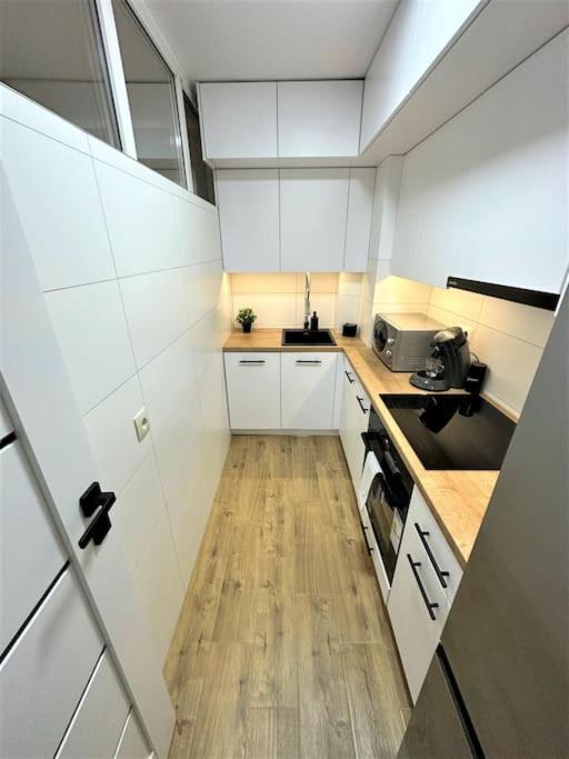 Exclusive 3br! In City Center +netflix! * Warsaw