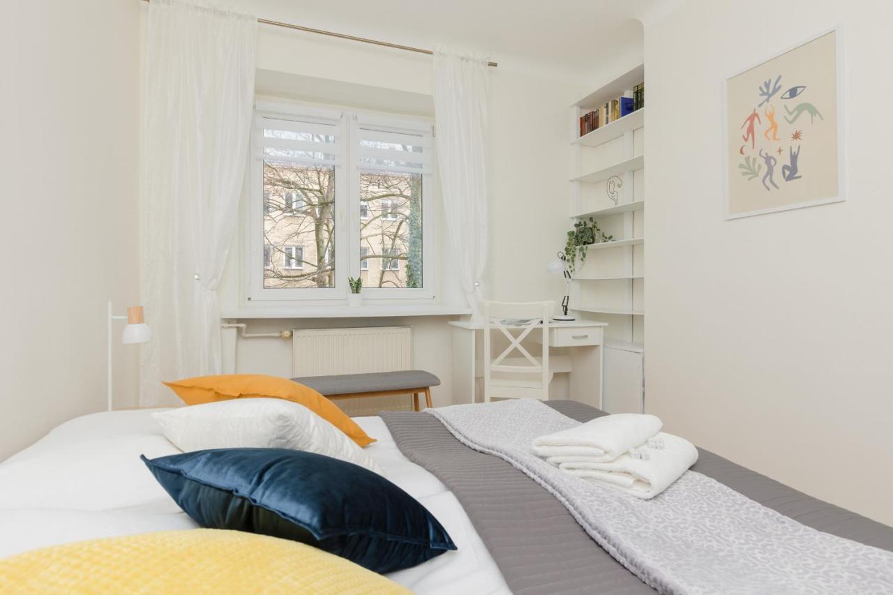 Biale Aleje Mokotow Metro By Renters Apartment