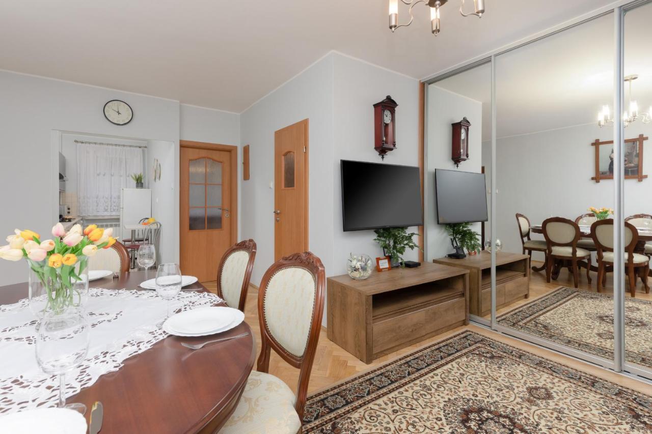 Apartment Wlochy Family By The Airport By Renters