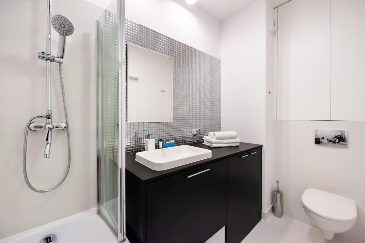 Wola Bloom Apartment Warschau