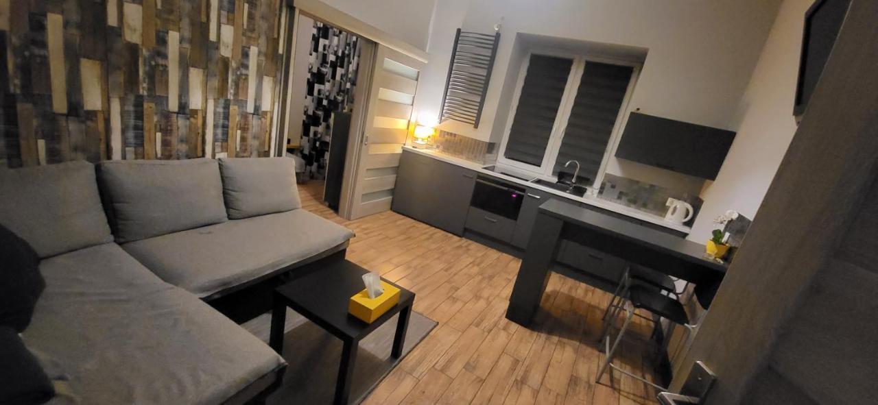 Metro Plocka Wolska House
