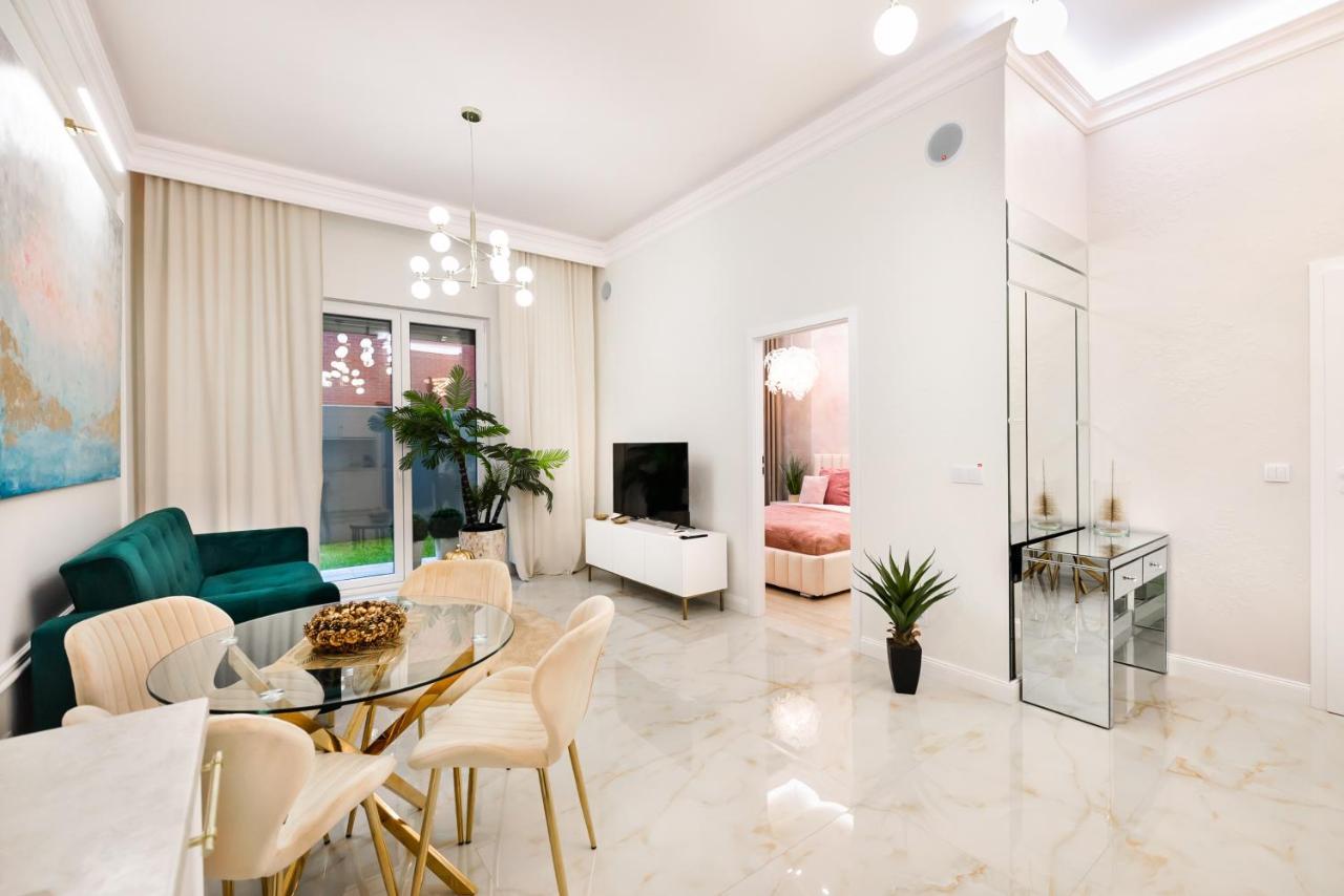 New Praga Ladies' & Gentlemen's Apartment Warschau