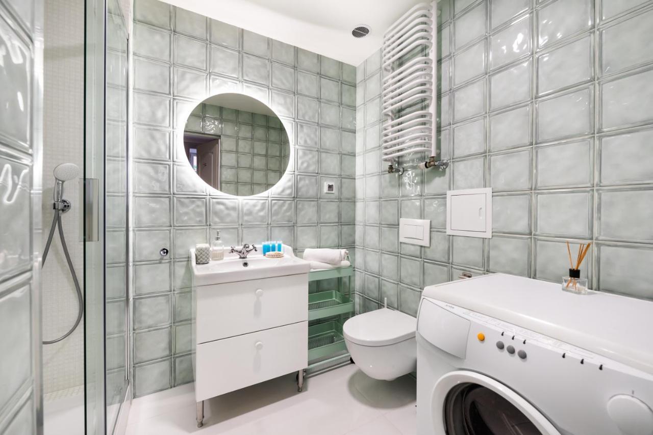 Solec Mystical Riverside Apartment