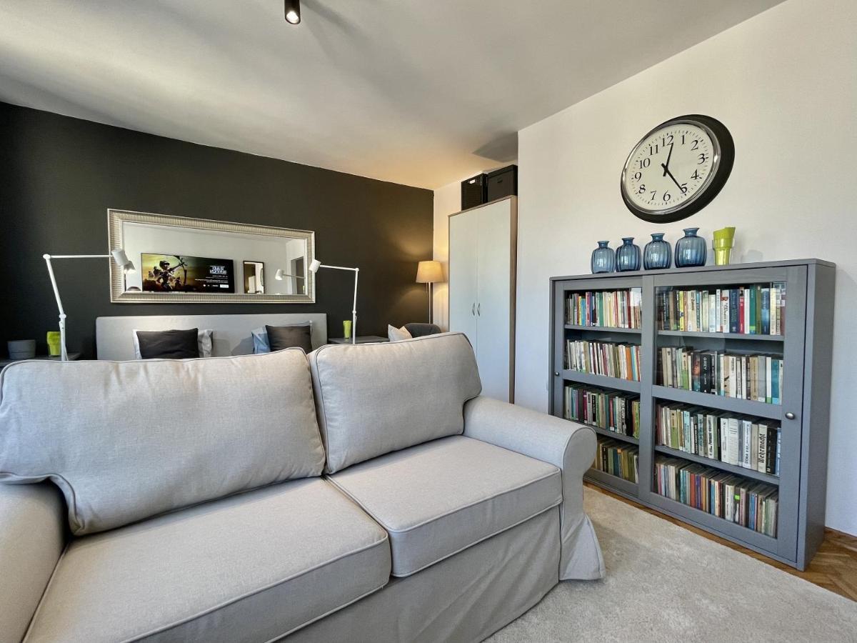 4 Metro Wifi 70'tv Netflix Appletv Apartment Warsaw