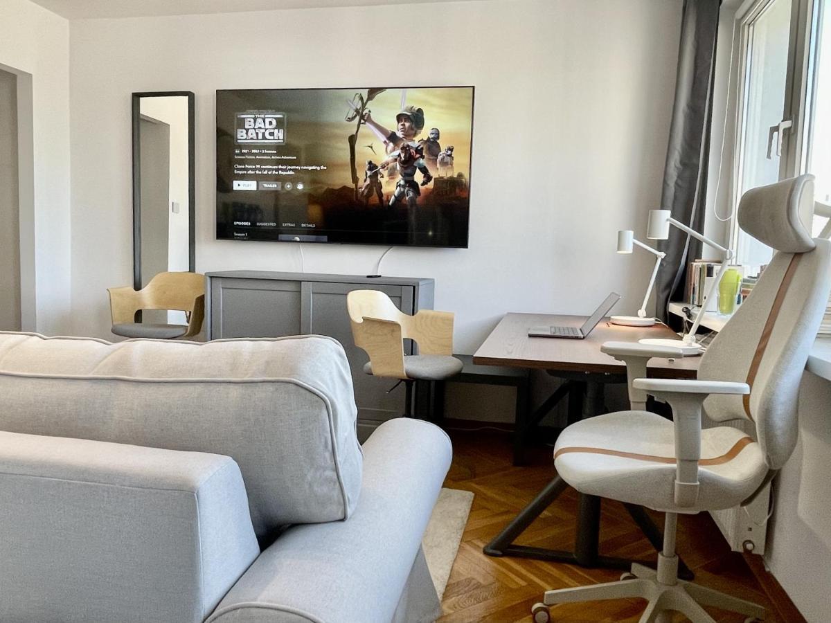 Apartment 4 Metro Wifi 70'tv Netflix Appletv