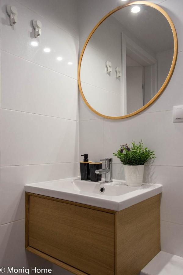 M&r Apartament Smart&bright Batorego 16, Netflix, Free Wifi, Metro I Park Pole Mokotowskie, Stodola, Self Check-in, 5 Minut Od Centrum Apartment *