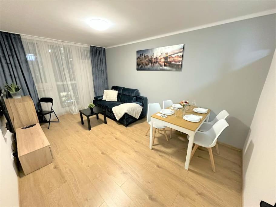 Apartment Exclusive 3br! In City Center +netflix!
