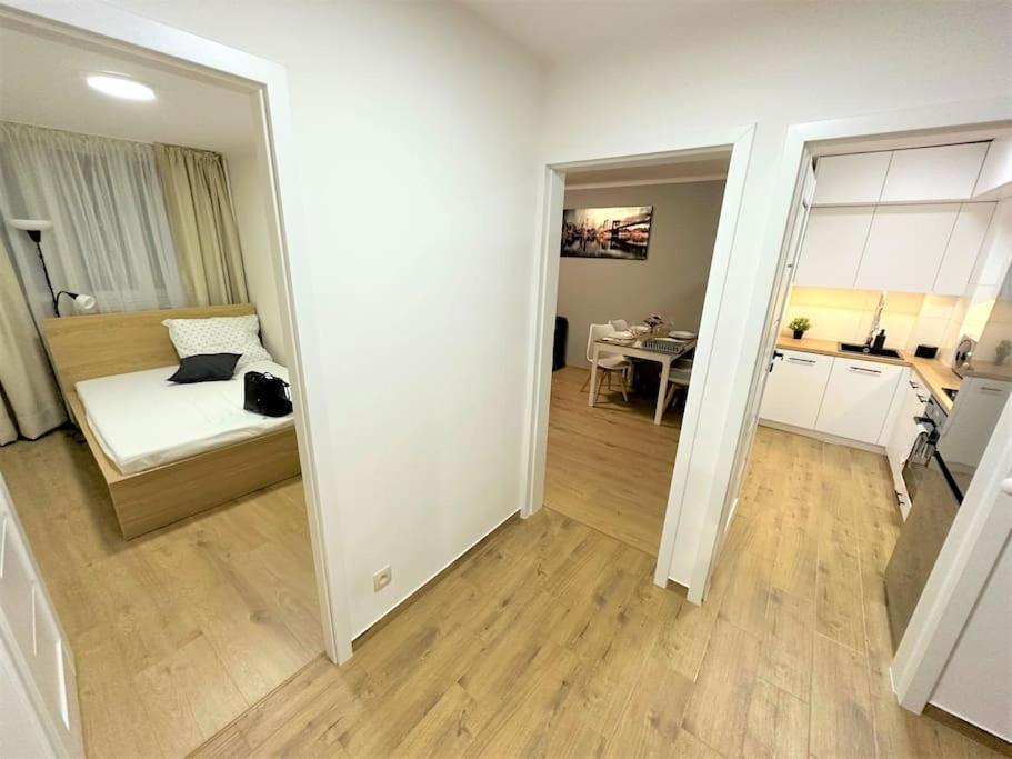 Apartment Exclusive 3br! In City Center +netflix!