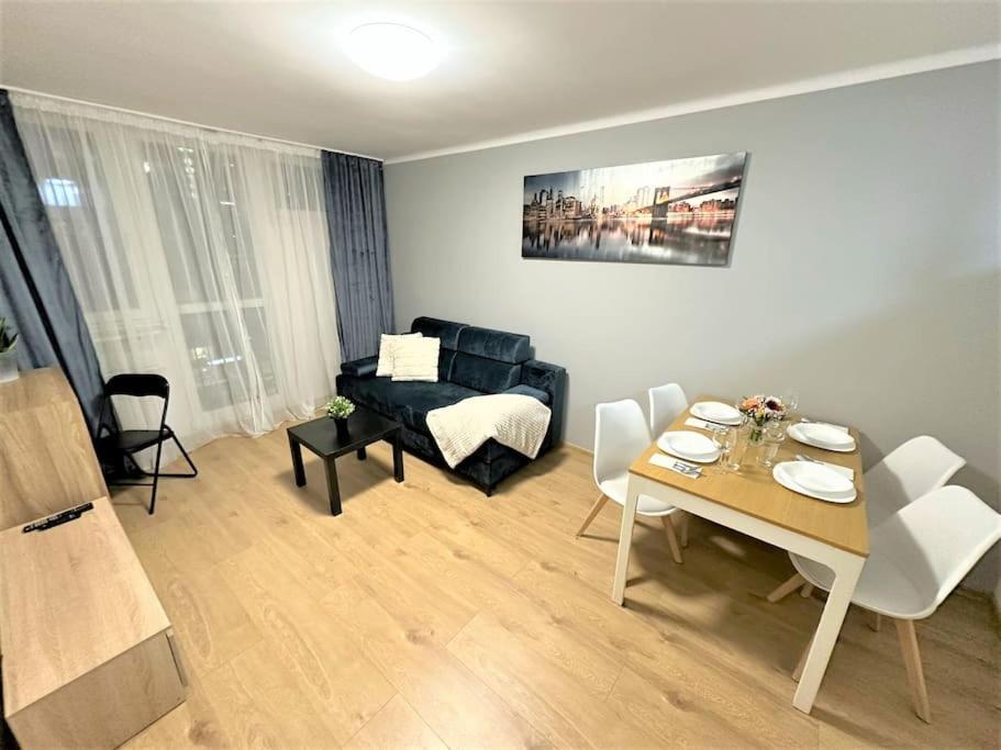 Exclusive 3br! In City Center +netflix! Apartment Warsaw