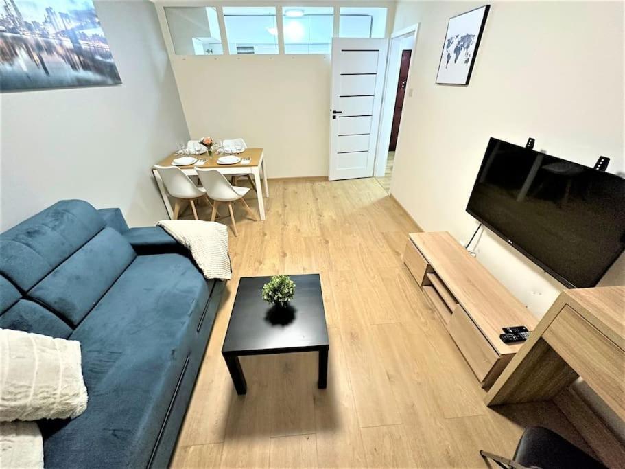 Apartment Exclusive 3br! In City Center +netflix! *