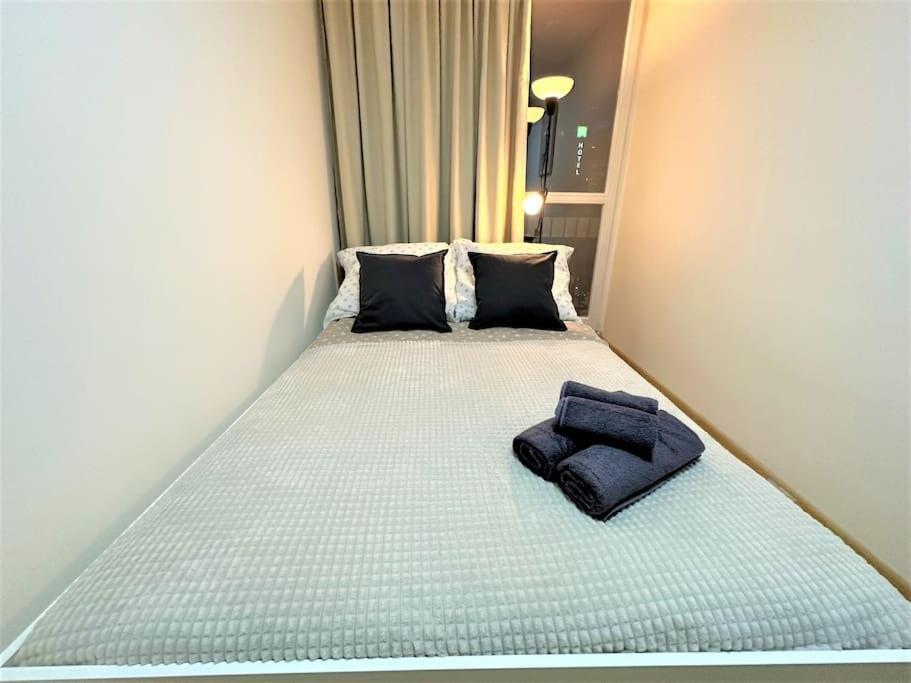 Exclusive 3br! In City Center +netflix! Warsaw