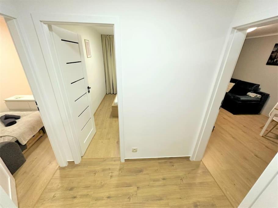 Exclusive 3br! In City Center +netflix! Warsaw
