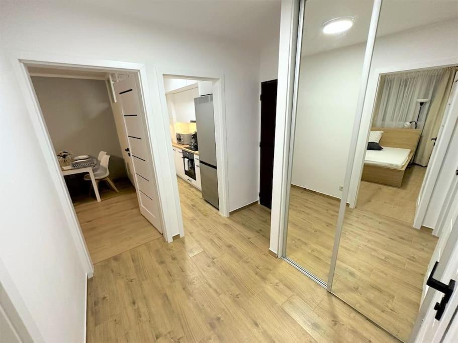 Exclusive 3br! In City Center +netflix! Apartment Warsaw