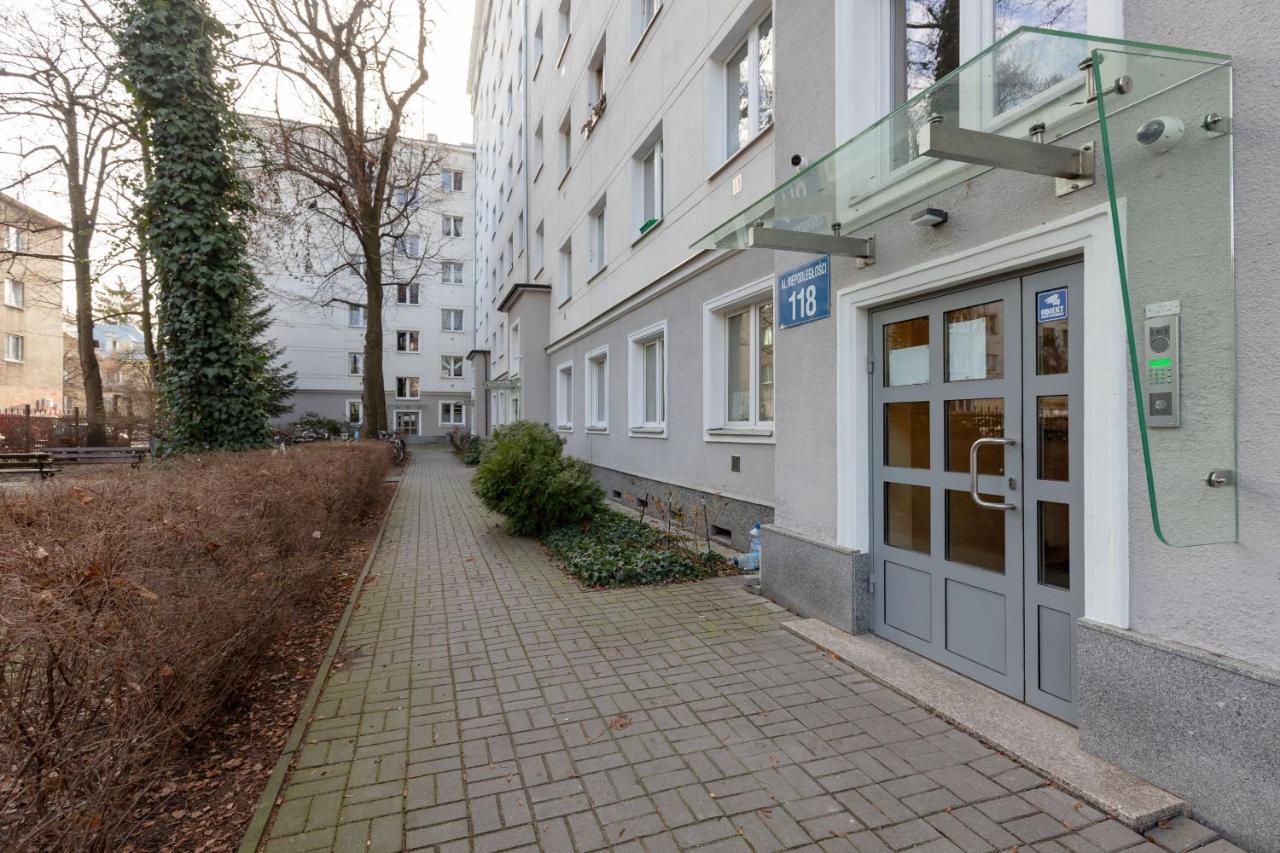 Apartment Biale Aleje Mokotow Metro By Renters Warschau