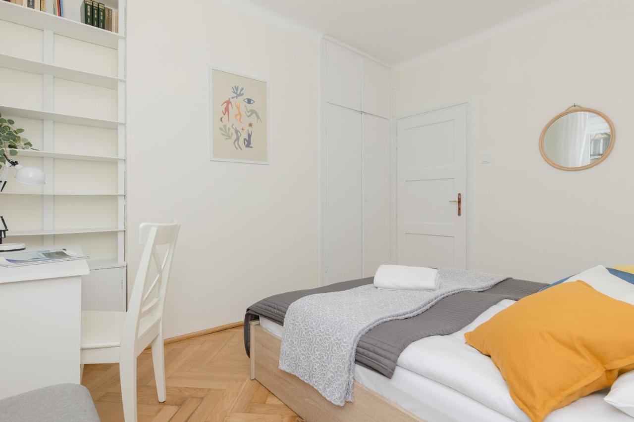 Apartment Biale Aleje Mokotow Metro By Renters *
