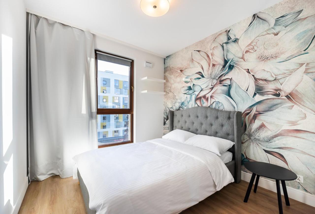 Wola Bloom Apartment *