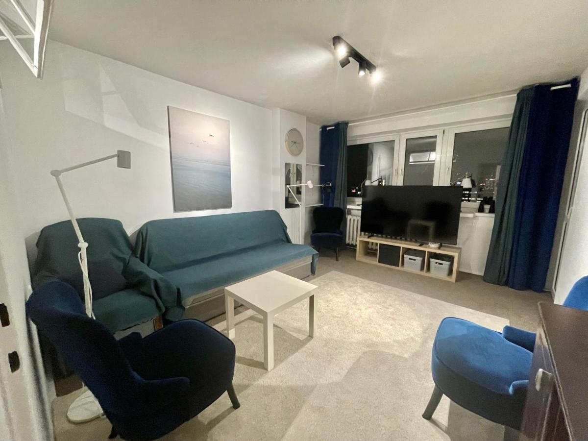 Blue 3 Metro Wifi 1 Gbs 75'tv Netflix Hbo Max Appletv Amazon Apartament Warszawa