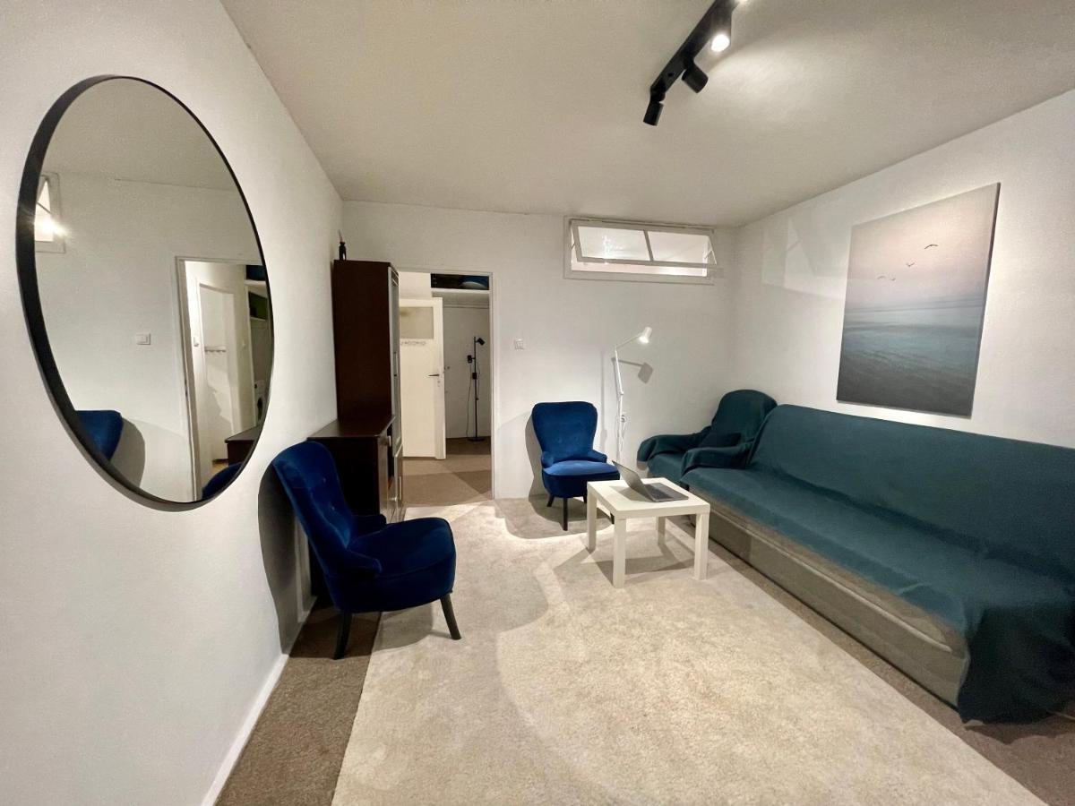 Blue 3 Metro Wifi 1 Gbs 75'tv Netflix Hbo Max Appletv Amazon Apartment *