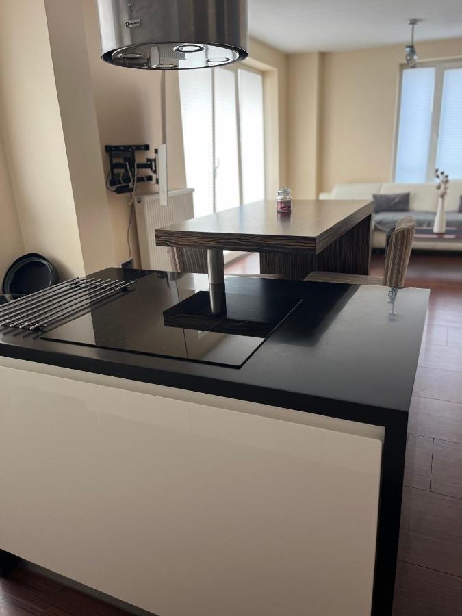 Viviappartments, - Przy Metro Apartament Warszawa