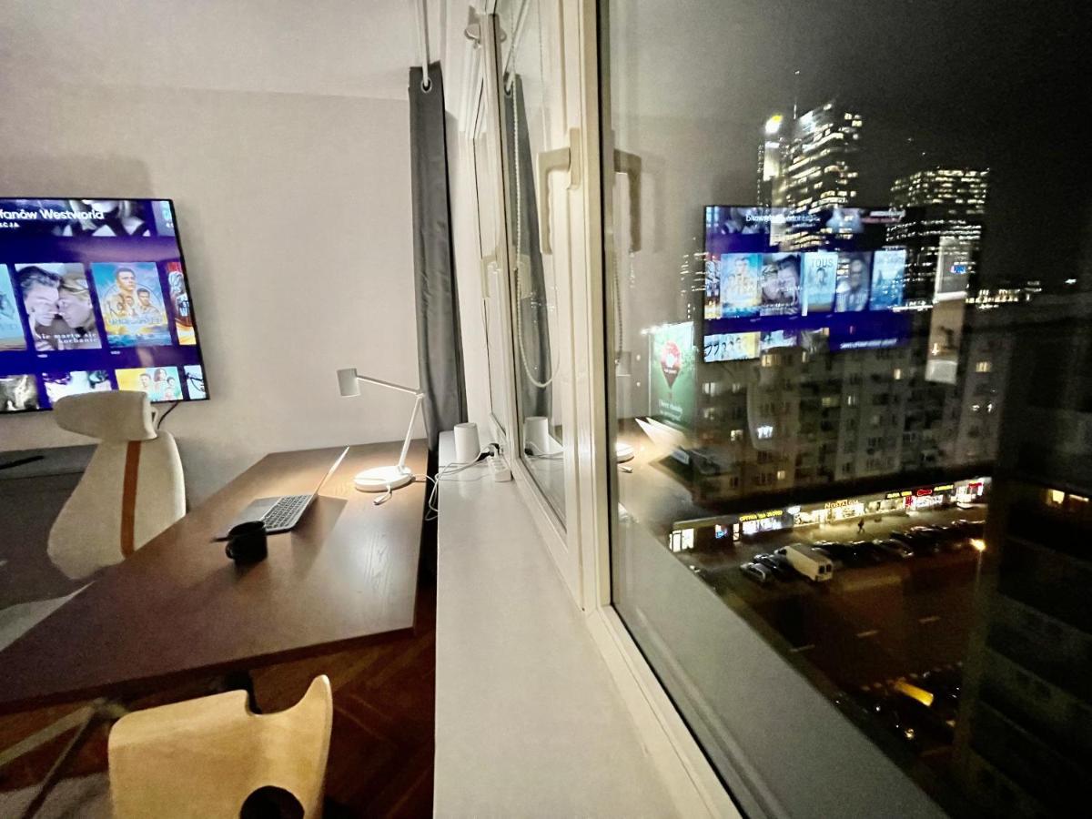 4 Metro Wifi 70'tv Netflix Appletv * Warszawa