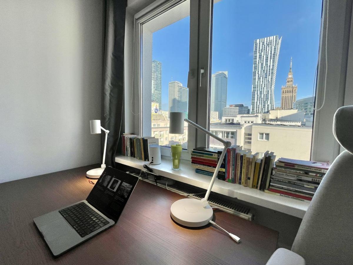 Apartment 4 Metro Wifi 70'tv Netflix Appletv Warsaw