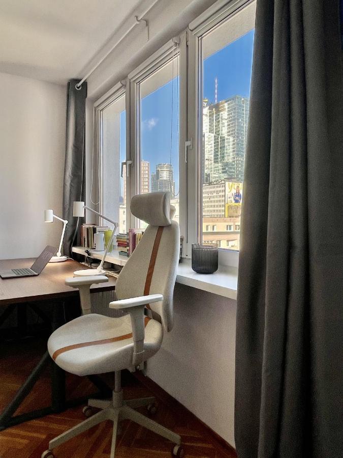 4 Metro Wifi 70'tv Netflix Appletv Warsaw