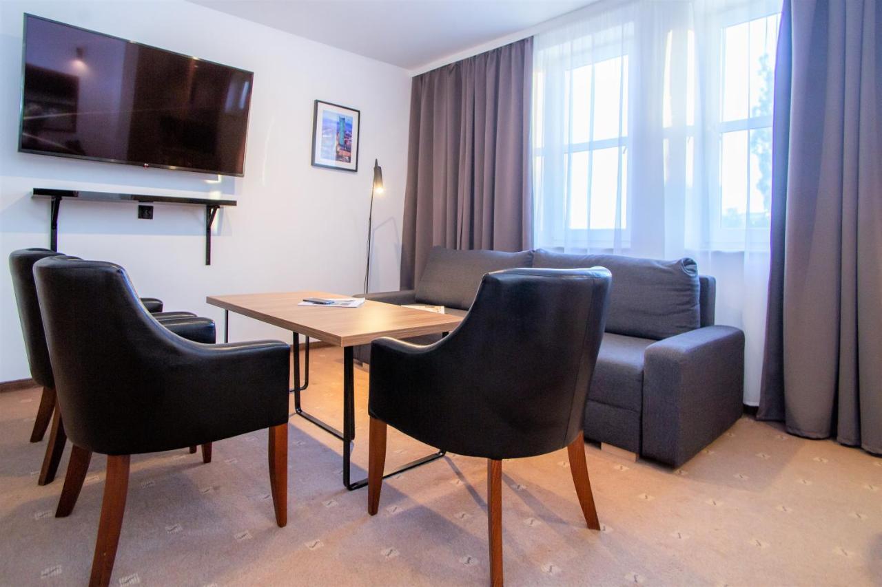 - Aparthotel Warsaw