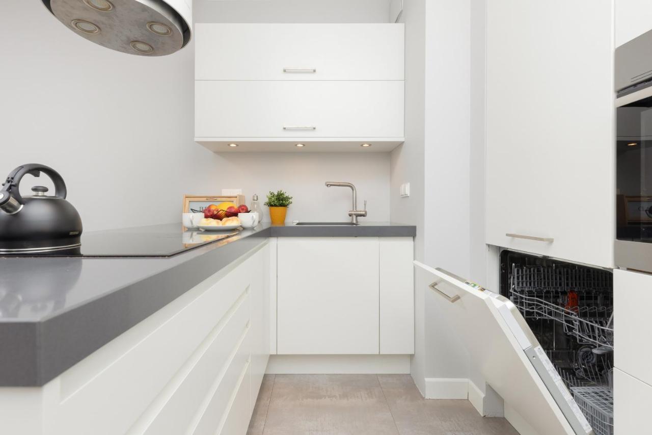 Skalskiego Near Balaton By Renters Apartment Warsaw