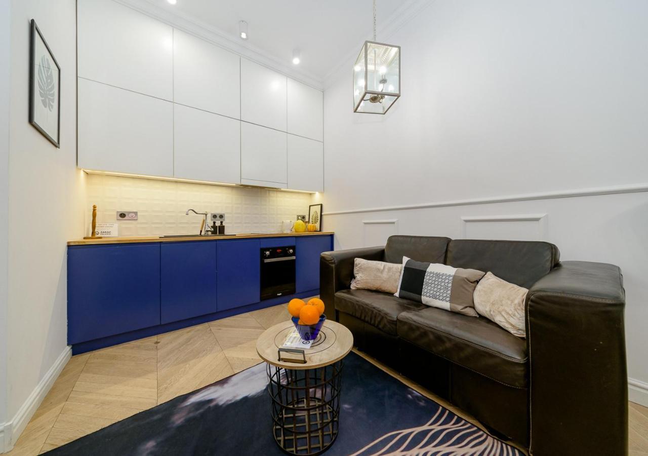 Apartment Zurawia Street Warsaw