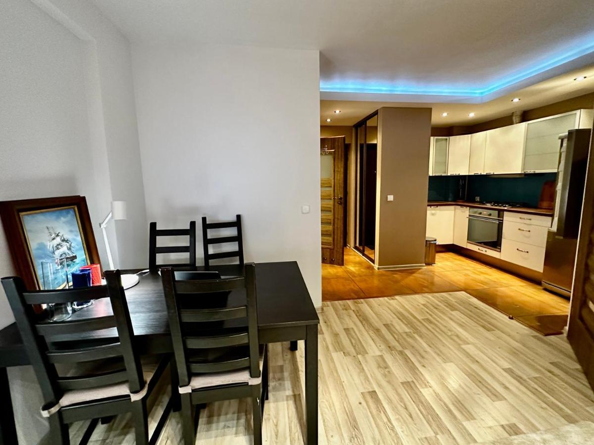 Decor 3 Metro Fast Wifi 1gbs 80'tv Hbo Appletv * Warsaw