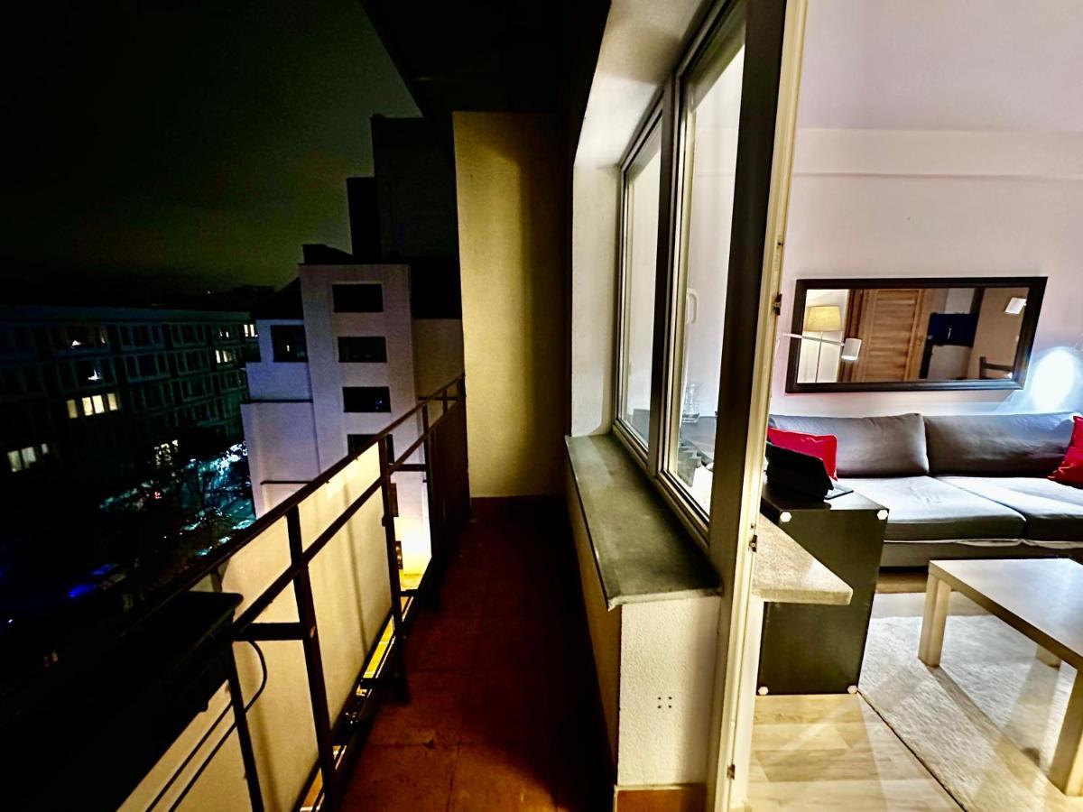 Decor 3 Metro Fast Wifi 1gbs 80'tv Hbo Appletv Apartment *